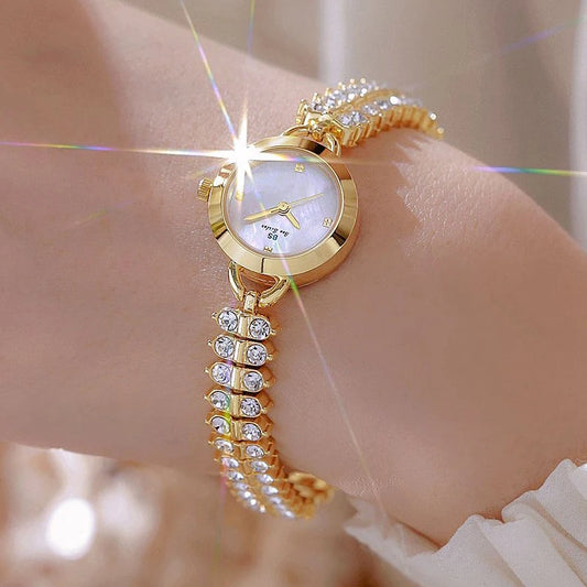 Gold Small Chain Quartz Timepiece