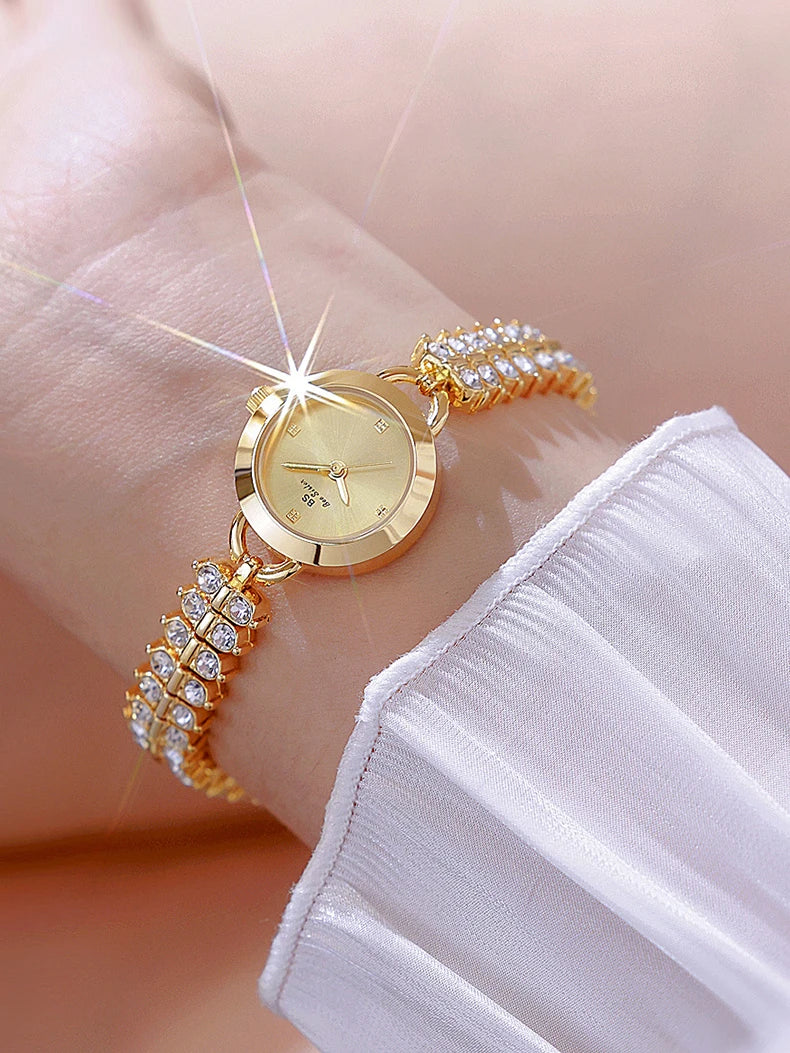 Gold Small Chain Quartz Timepiece