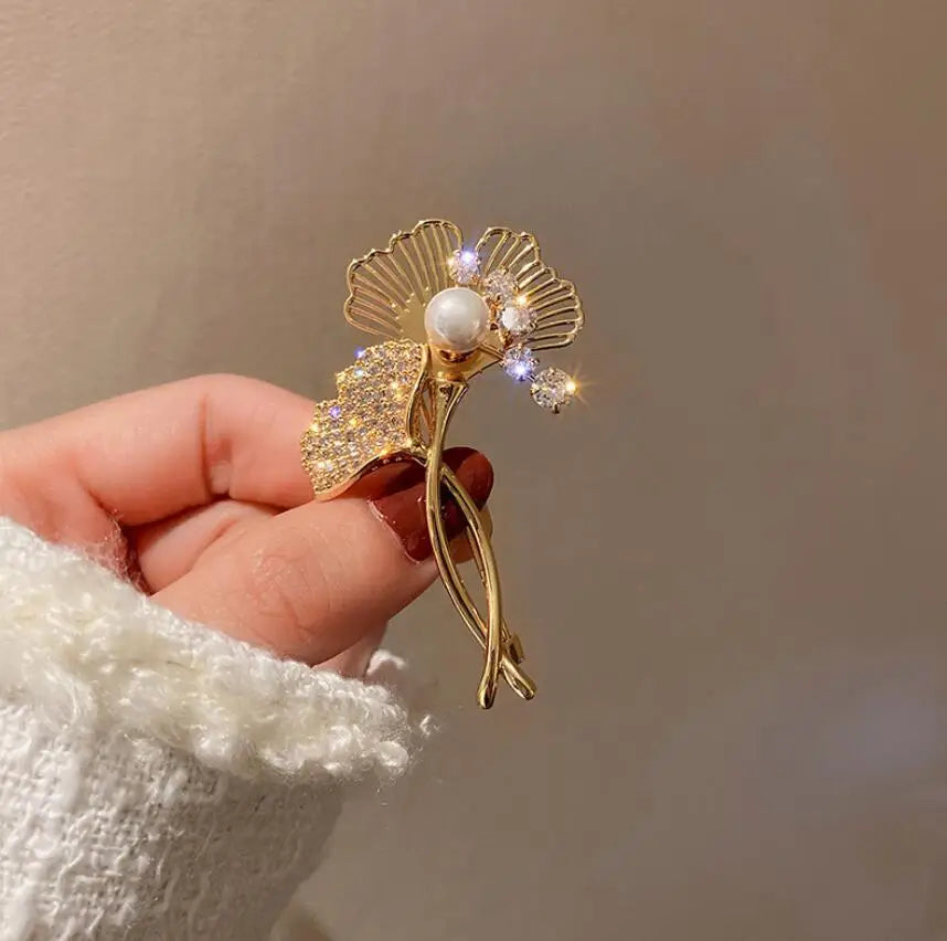 Tulip Flower Pearl Gala Brooch