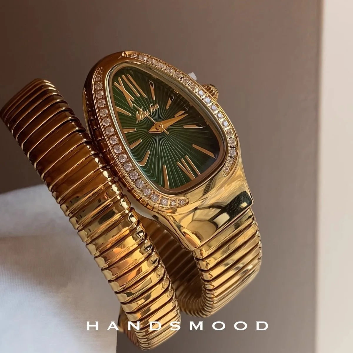 Serpentine Motif Light Luxury Watch