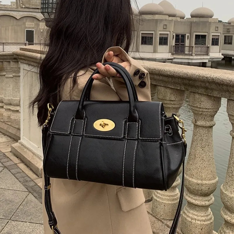Soft Grain Essential Daily Handbag