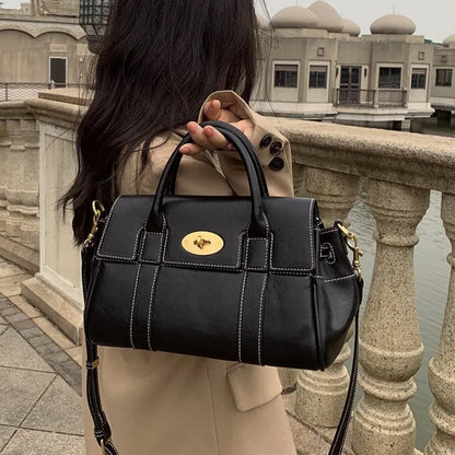 Soft Grain Essential Daily Handbag
