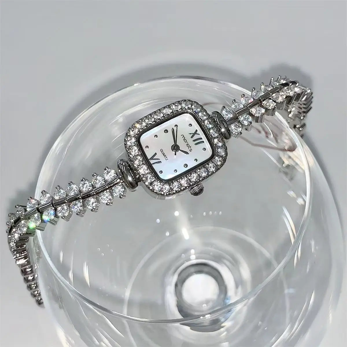 Fine Shell Rhinestone Bracelet Watch
