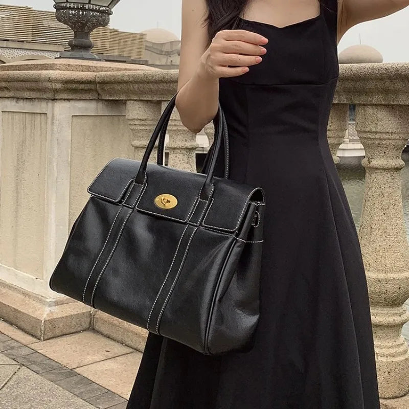 Soft Grain Essential Daily Handbag