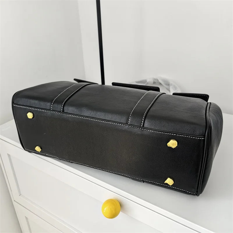 Soft Grain Essential Daily Handbag