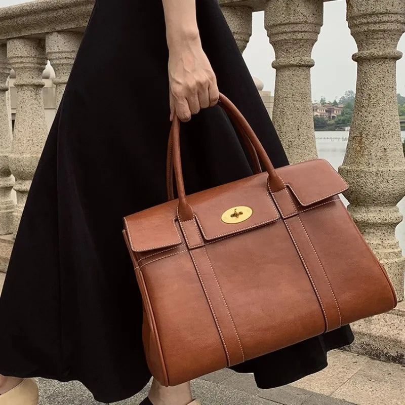 Soft Grain Essential Daily Handbag